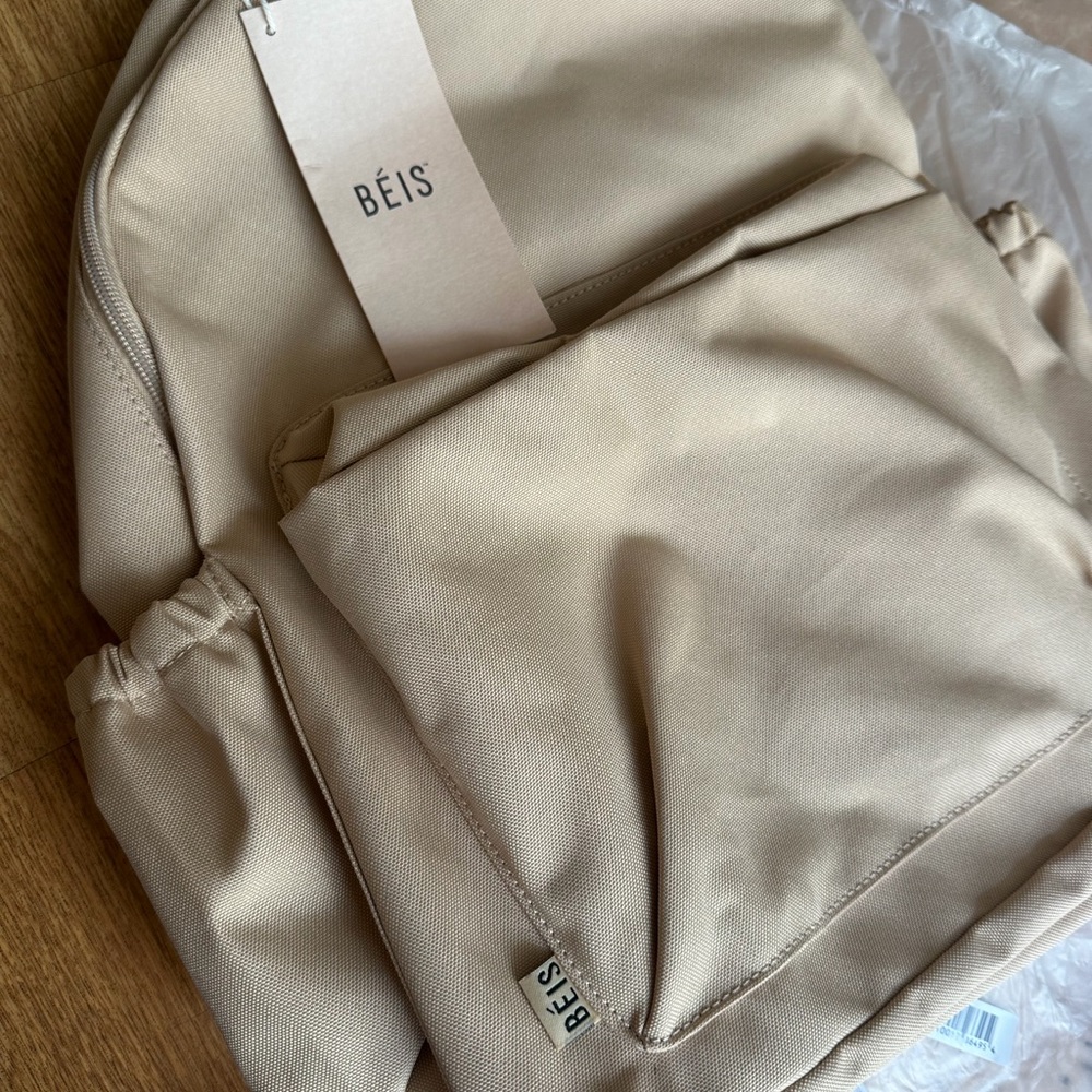 BEIS “The BEISics” BACKPACK IN BEIGE - NWT 😍😍 - UNISEX - Picture 4 of 11
